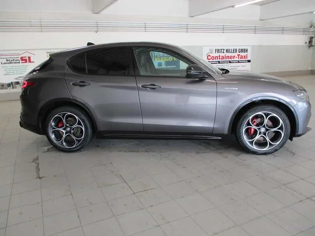 Alfa Romeo Stelvio Veloce Q4 NAVI SHZ LEDER AT 06/2024-photo-3