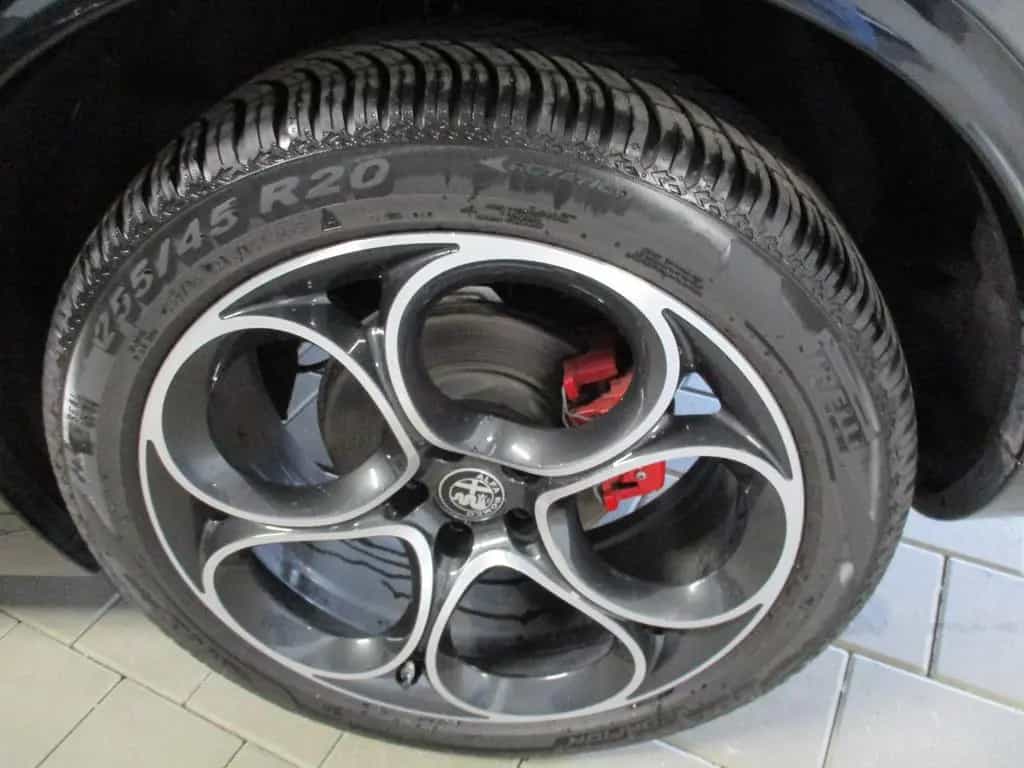 Alfa Romeo Stelvio Veloce Q4 NAVI SHZ LEDER AT 06/2024-photo-37