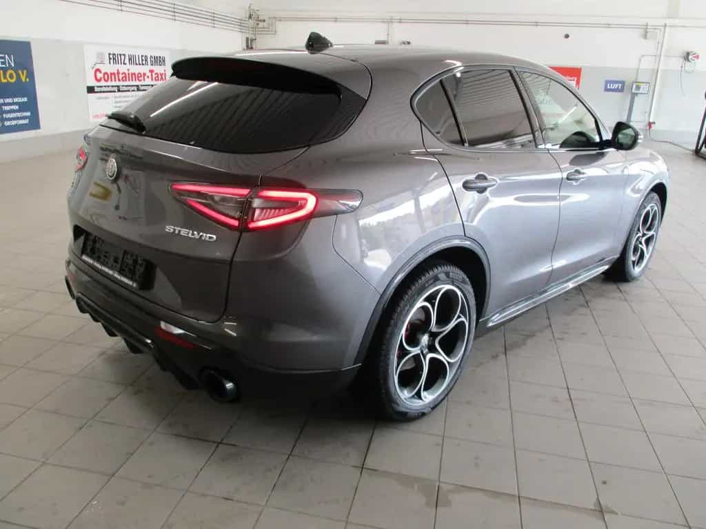Alfa Romeo Stelvio Veloce Q4 NAVI SHZ LEDER AT 06/2024-photo-4