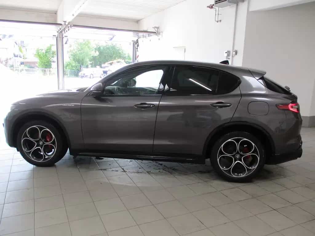 Alfa Romeo Stelvio Veloce Q4 NAVI SHZ LEDER AT 06/2024-photo-7