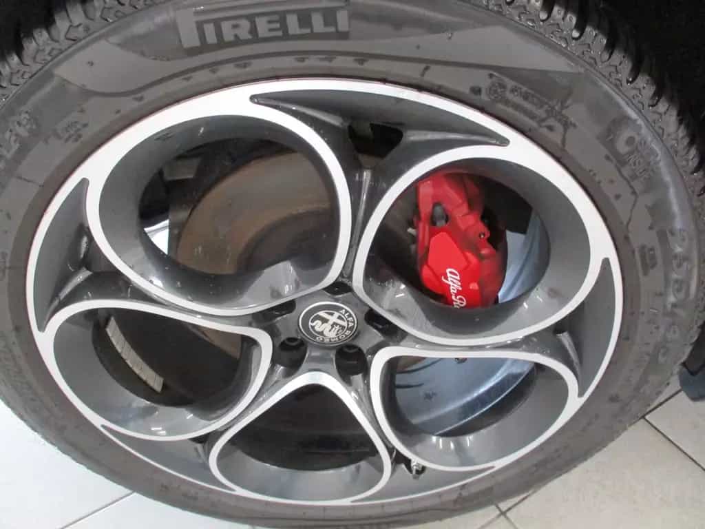 Alfa Romeo Stelvio Veloce Q4 NAVI SHZ LEDER AT 06/2024-photo-8