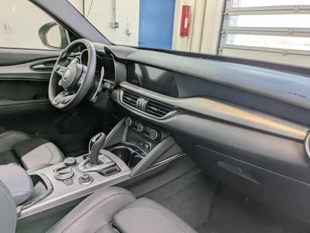 Alfa Romeo Stelvio Veloce Q4 NAVI SHZ LEDER AT 06/2024-photo-9