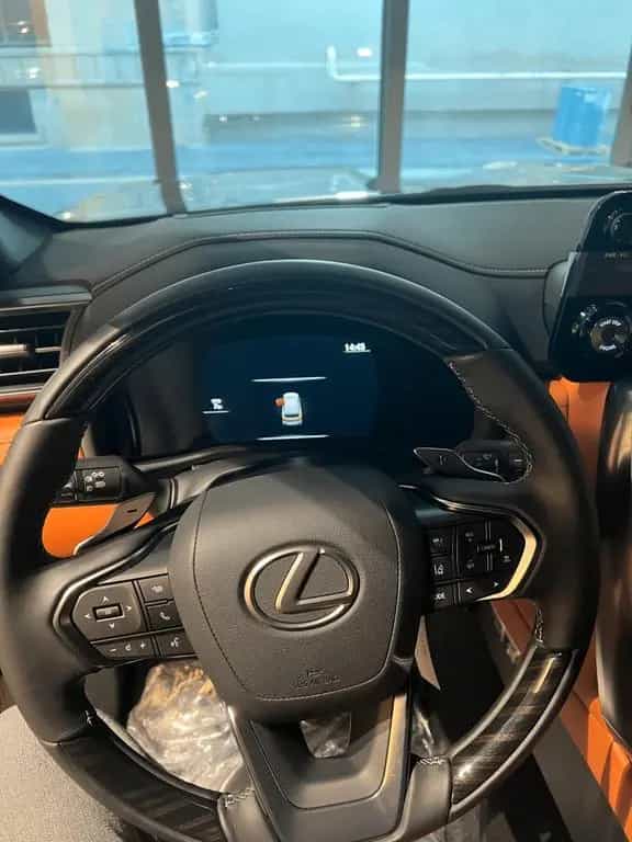 Lexus LX 600 VIP+4SEATS+ORANGE Interior+V6+NEW+2025 null-photo-7