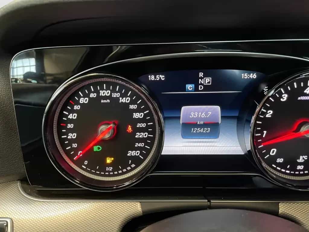 Mercedes-Benz E 400 4Matic Lim. ACC SD LED HUD STHZ NP:81.000€ 06/2017-photo-18