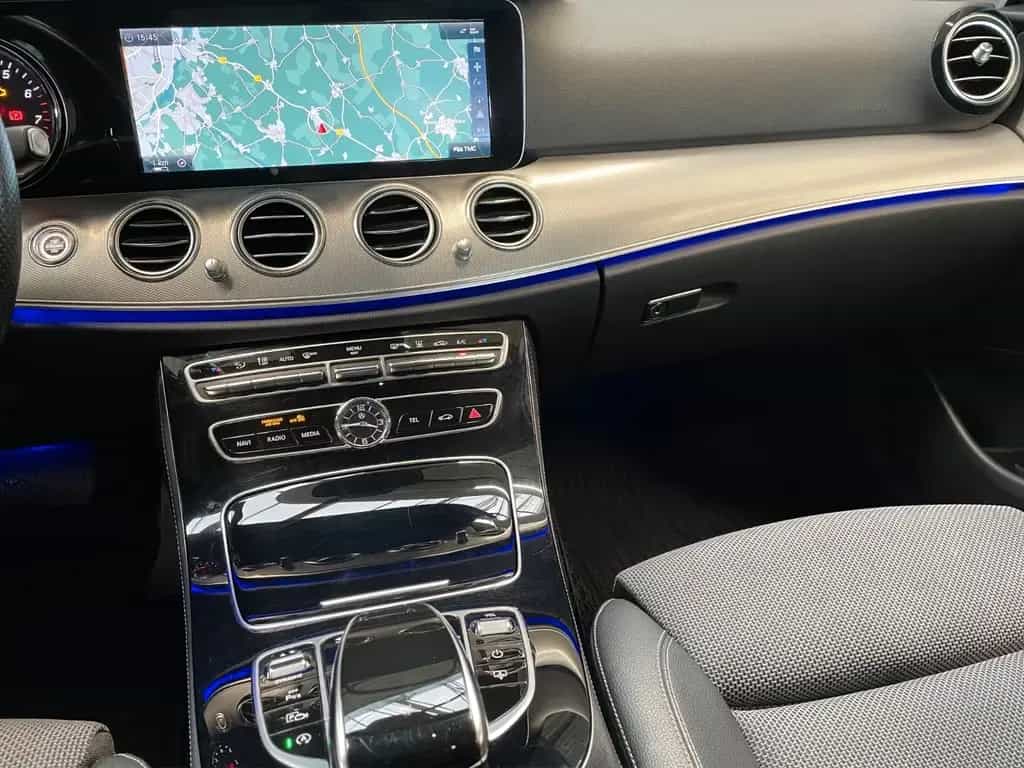 Mercedes-Benz E 400 4Matic Lim. ACC SD LED HUD STHZ NP:81.000€ 06/2017-photo-19