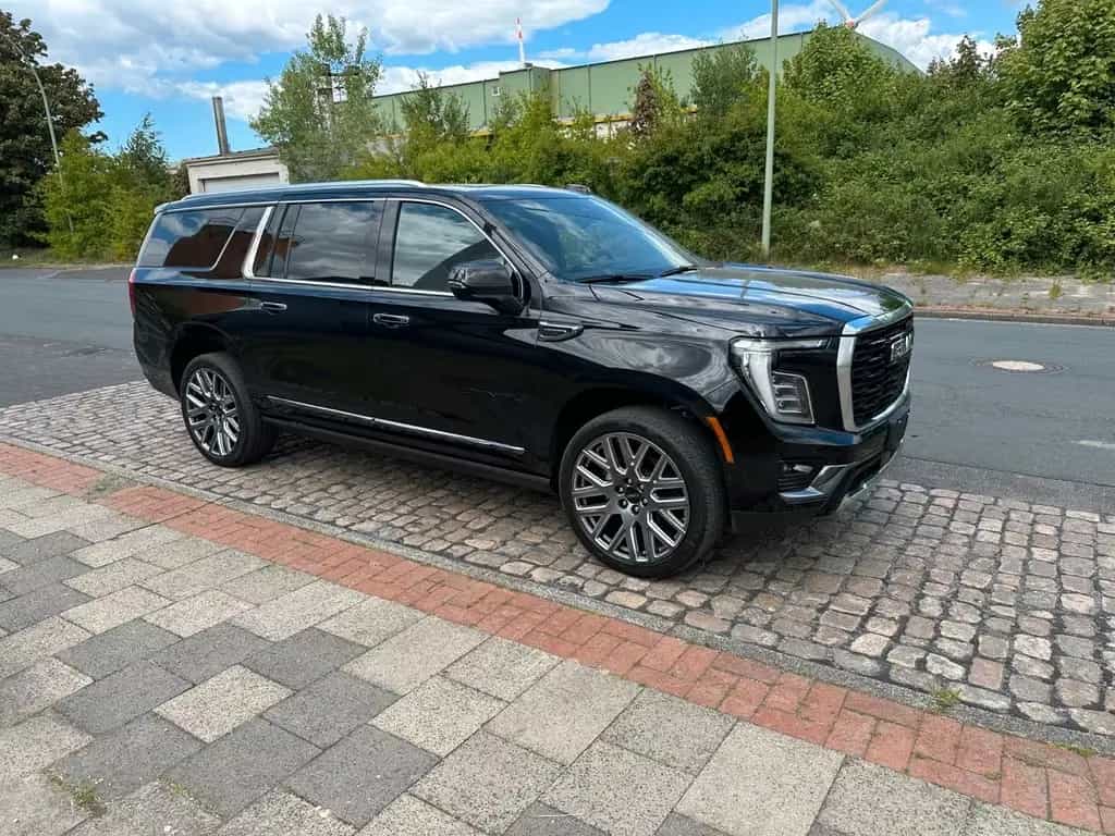 GMC Yukon DENALI XL ULTIMATE+NEW+420HP+FULLoptions null-photo-1