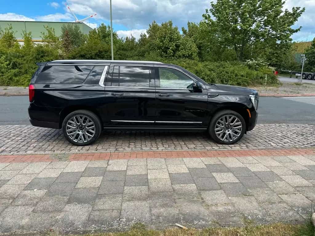 GMC Yukon DENALI XL ULTIMATE+NEW+420HP+FULLoptions null-photo-4