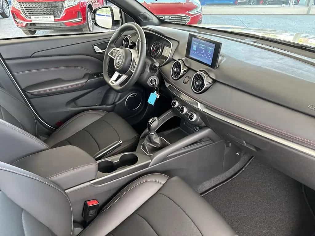DFSK Fengon 500 1.5L 4 Zyl. Rückfahrkamera Klima 05/2025-photo-12