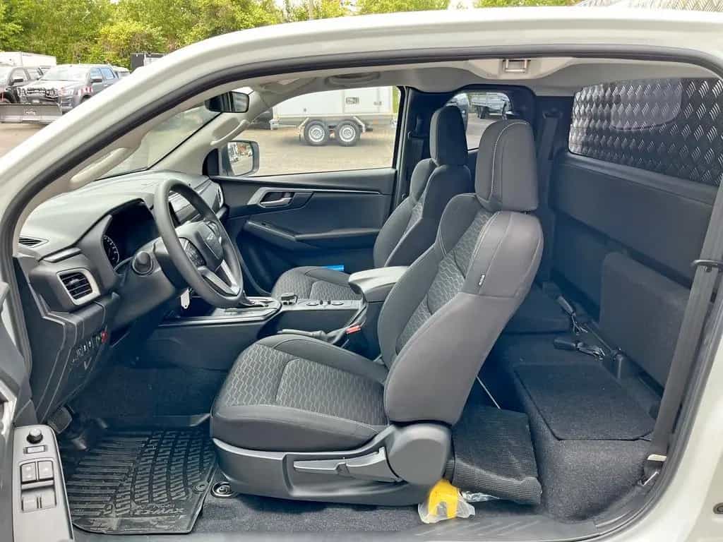 Isuzu D-Max Space Cab LS AT BIG-MAX L2Kipper Schredder null-photo-18