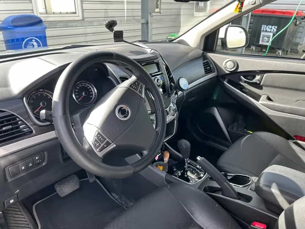 Ssangyong Korando 2.0 l Sapphire 2WD Automatik Sapphire 04/2014-photo-6