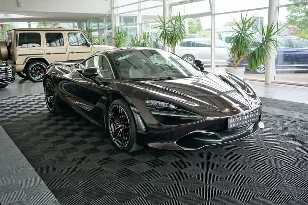 McLaren 720S Coupé Performace Carbon Lift Glas B&W 360° 10/2017-photo-10