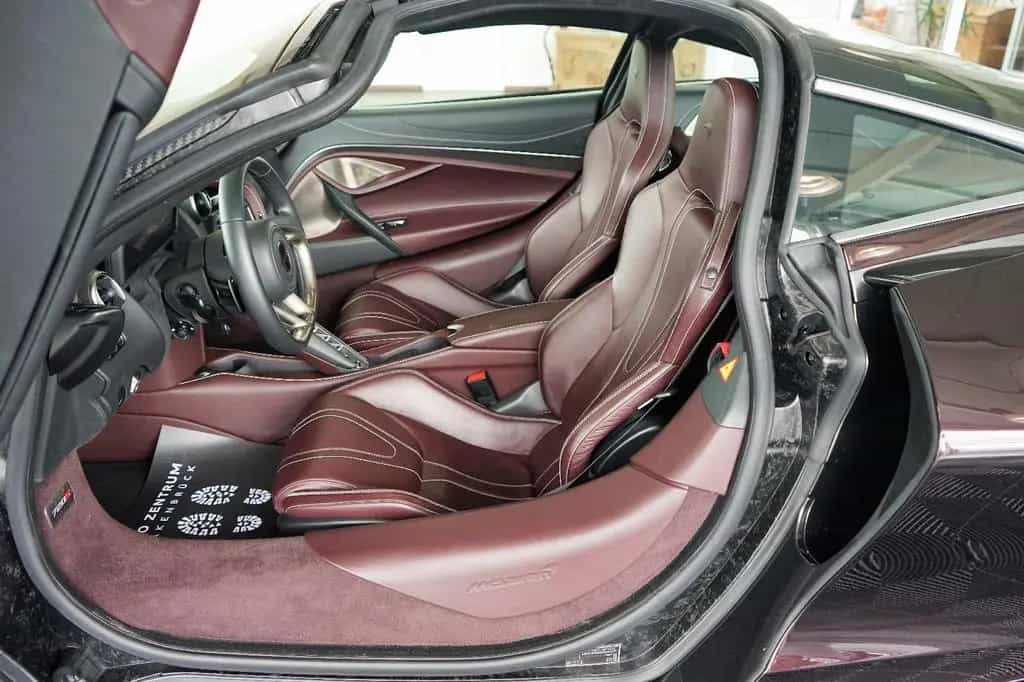 McLaren 720S Coupé Performace Carbon Lift Glas B&W 360° 10/2017-photo-13