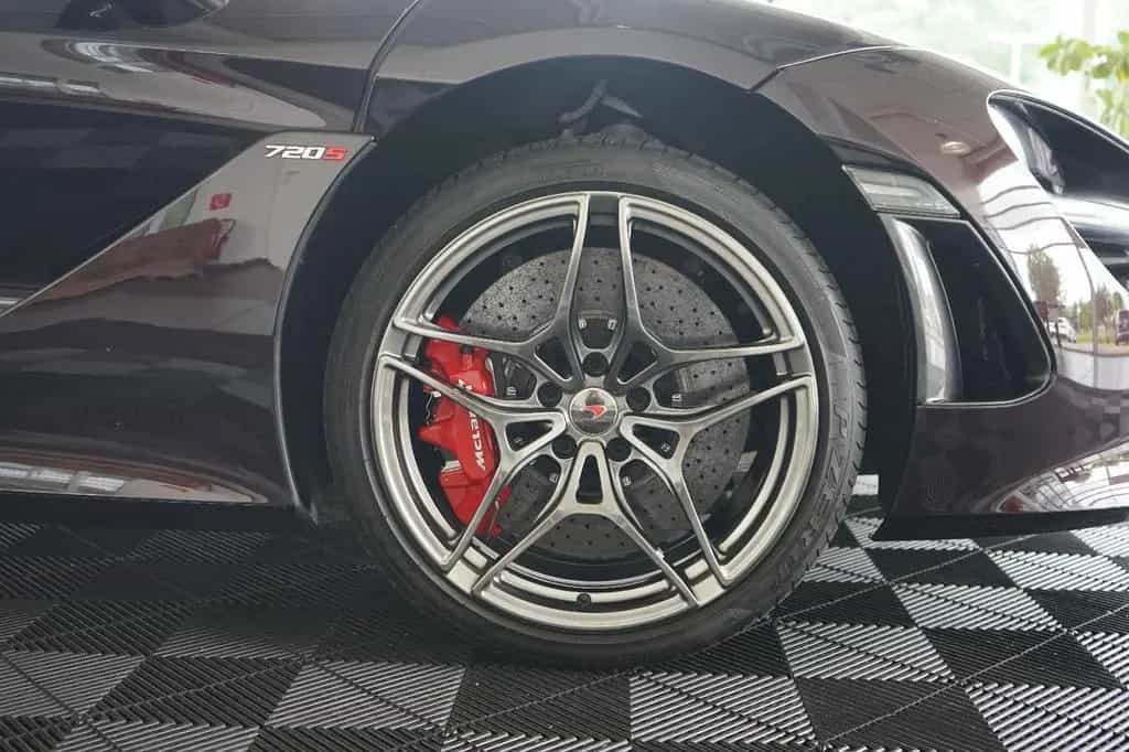 McLaren 720S Coupé Performace Carbon Lift Glas B&W 360° 10/2017-photo-19
