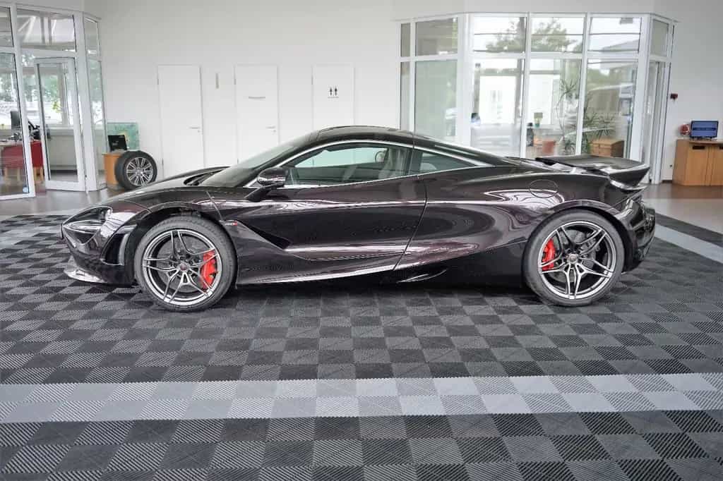 McLaren 720S Coupé Performace Carbon Lift Glas B&W 360° 10/2017-photo-5