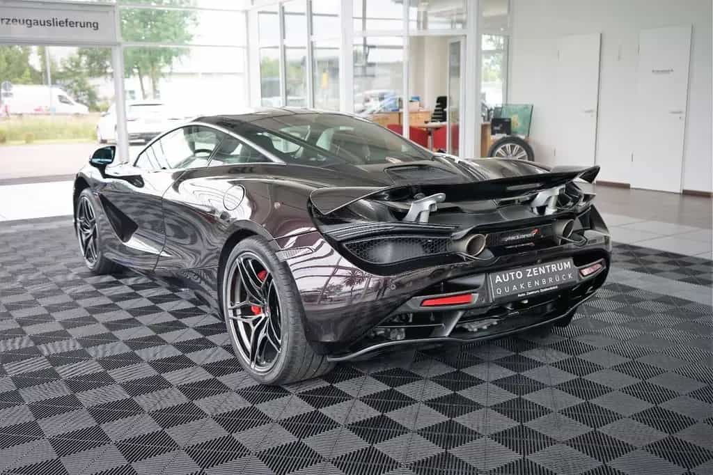 McLaren 720S Coupé Performace Carbon Lift Glas B&W 360° 10/2017-photo-6