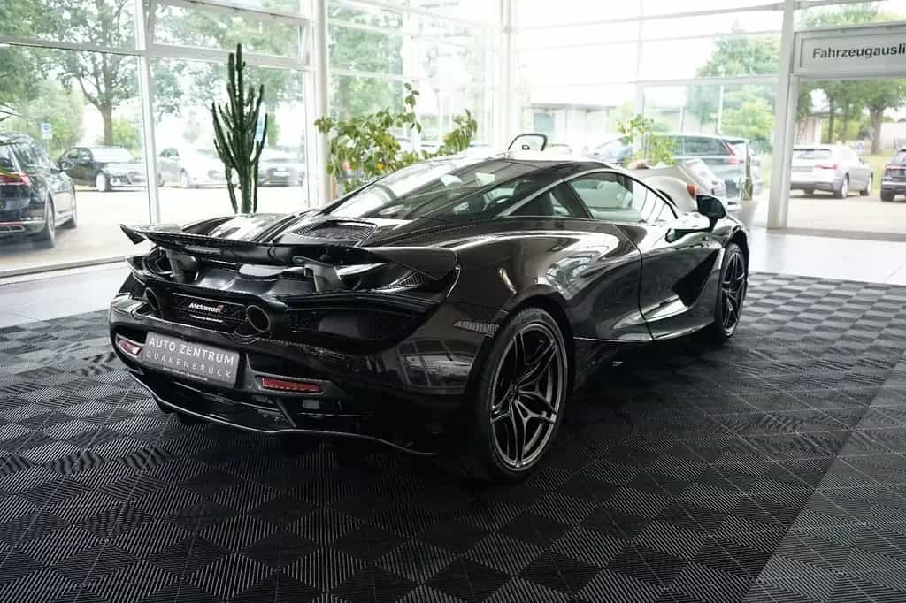 McLaren 720S Coupé Performace Carbon Lift Glas B&W 360° 10/2017-photo-8
