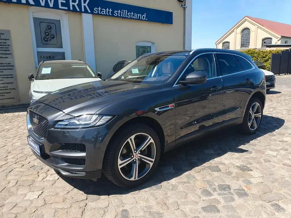 Jaguar F-Pace F-PACE Prestige AWD AHK Paket Winter LED 06/2017-photo-1