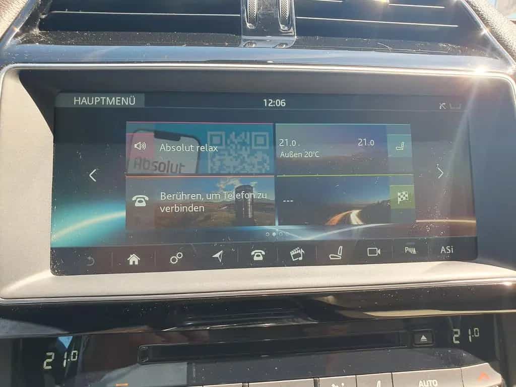 Jaguar F-Pace F-PACE Prestige AWD AHK Paket Winter LED 06/2017-photo-17