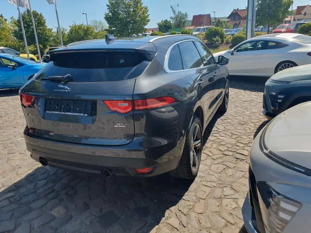 Jaguar F-Pace F-PACE Prestige AWD AHK Paket Winter LED 06/2017-photo-5