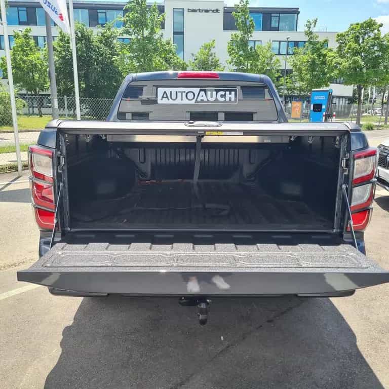 Isuzu D-Max DOUBLE CAB V-CROSS 4x4 A/T ROLLCOVER AHK 03/2025-photo-15