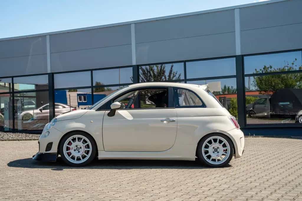 Abarth 695 /Assetto Corse/1 von 5 Stk. Straßenzulassung 03/2013-photo-2