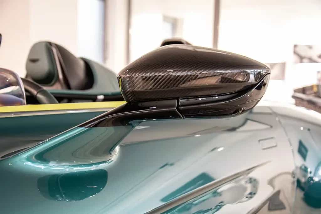 Aston Martin V12 Vantage Speedster null-photo-18