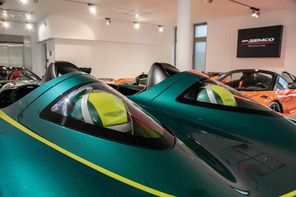 Aston Martin V12 Vantage Speedster null-photo-22