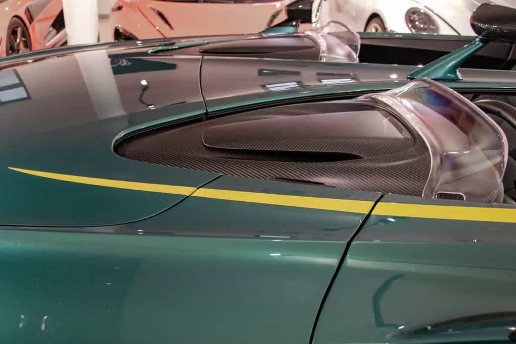 Aston Martin V12 Vantage Speedster null-photo-26
