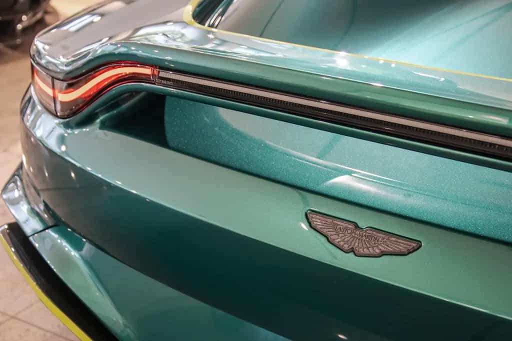 Aston Martin V12 Vantage Speedster null-photo-29