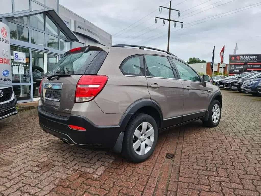Chevrolet Captiva 2.2 D LT 2WD*7-Sitzer*TÜV Neu*Klimaanlag 01/2014-photo-1
