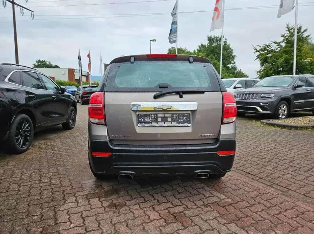 Chevrolet Captiva 2.2 D LT 2WD*7-Sitzer*TÜV Neu*Klimaanlag 01/2014-photo-2