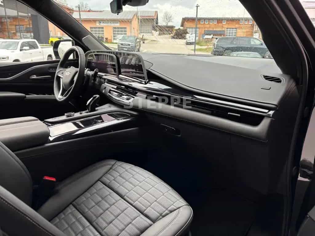 Cadillac Escalade V-Series 6.2 V8 Supercharged AWD null-photo-8