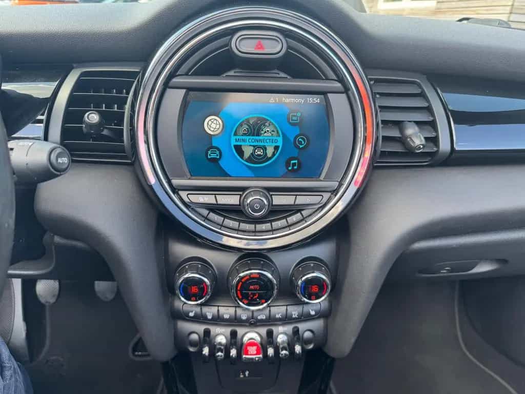 MINI ONE Cabrio One 1,5 75 kW /Leder/LED-Scheinwerfer 04/2018-photo-5