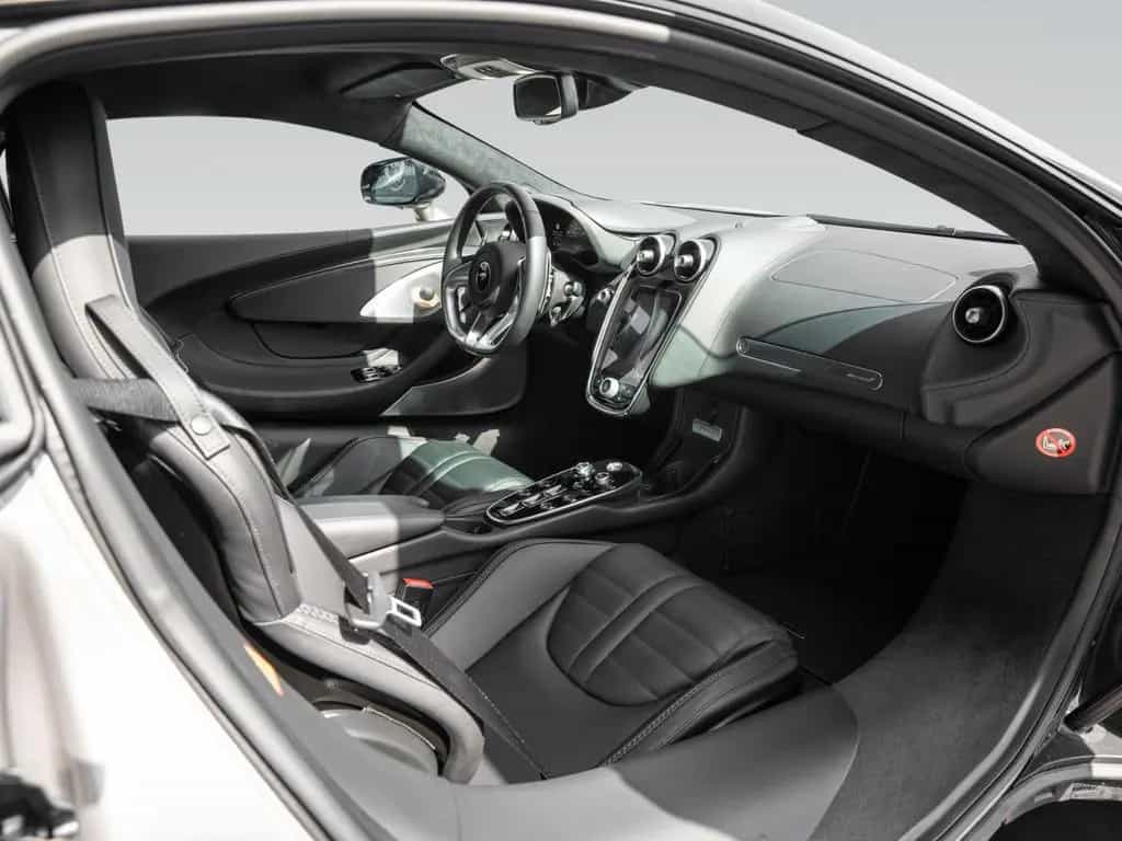 McLaren GTS Blade Silver 08/2024-photo-19