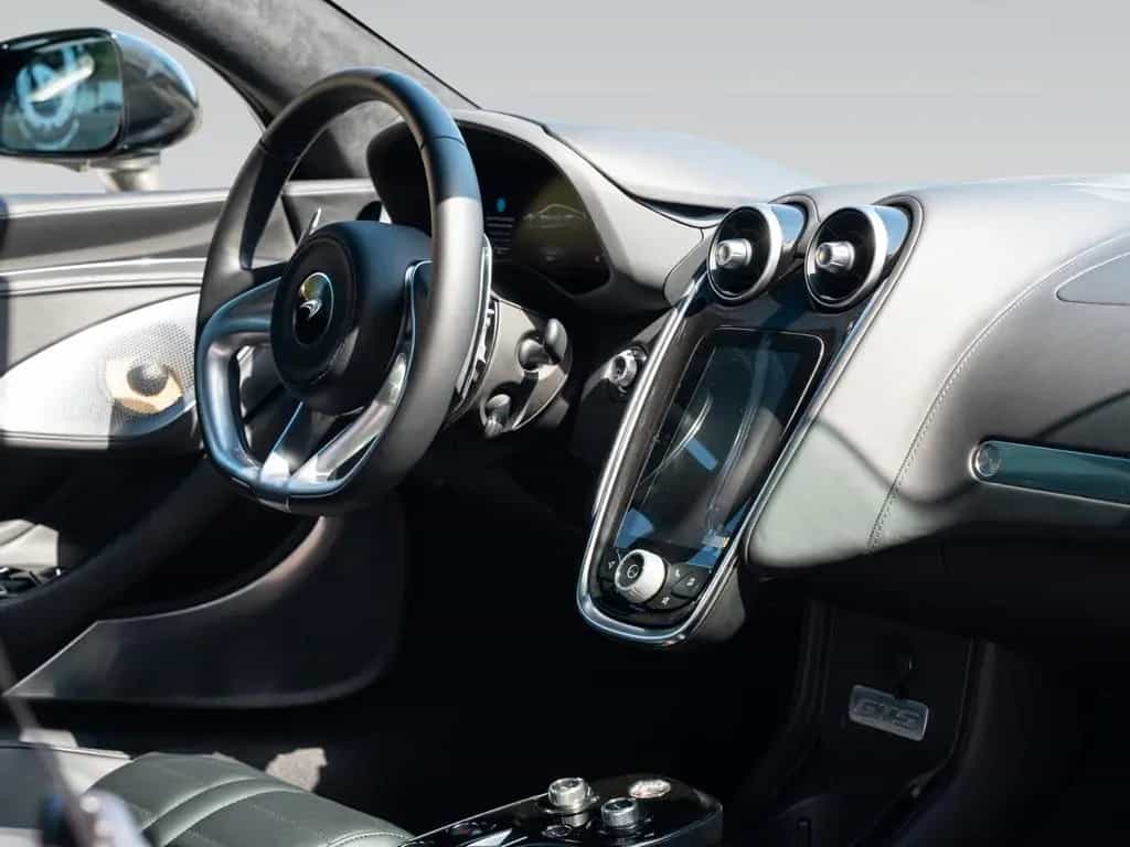 McLaren GTS Blade Silver 08/2024-photo-20