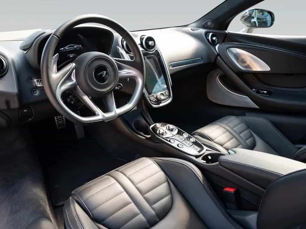 McLaren GTS Blade Silver 08/2024-photo-5