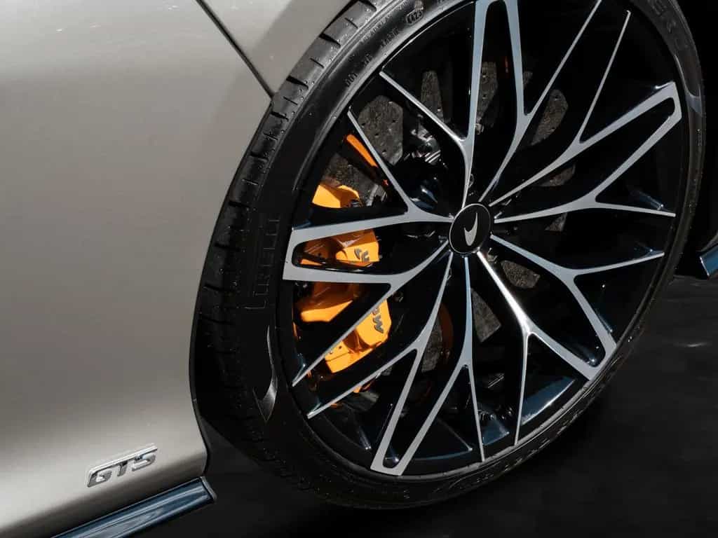 McLaren GTS Blade Silver 08/2024-photo-8
