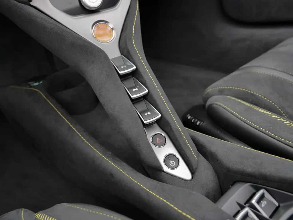 McLaren 750S Spider Carbon, Black Pack, B&W Sound 08/2025-photo-23