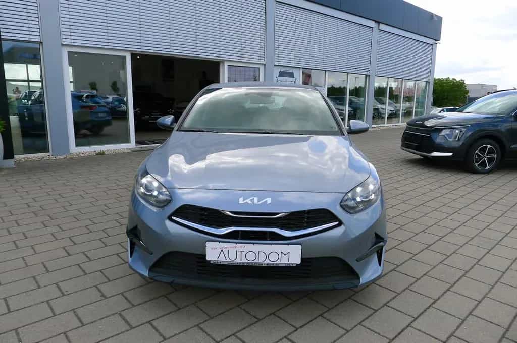 Kia Ceed 1.5T DCT 140 Vision / Komfort+/ Navi 10/2025-photo-0