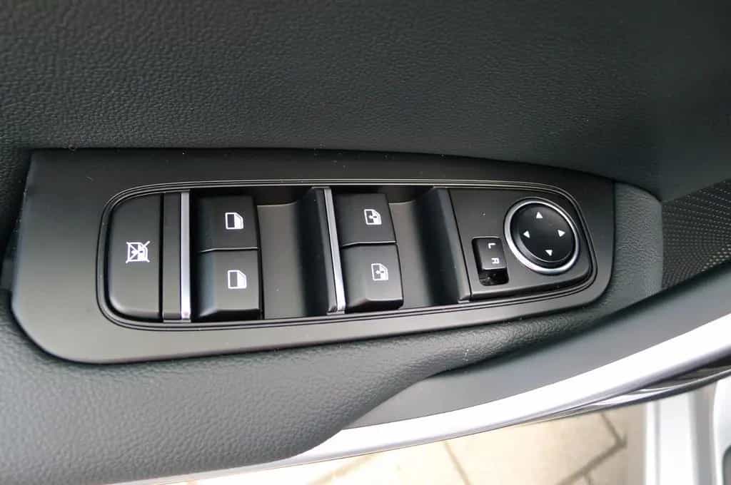 Kia Ceed 1.5T DCT 140 Vision / Komfort+/ Navi 10/2025-photo-10