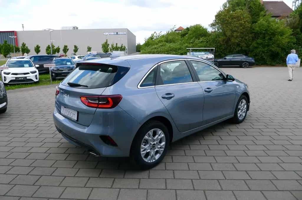 Kia Ceed 1.5T DCT 140 Vision / Komfort+/ Navi 10/2025-photo-2