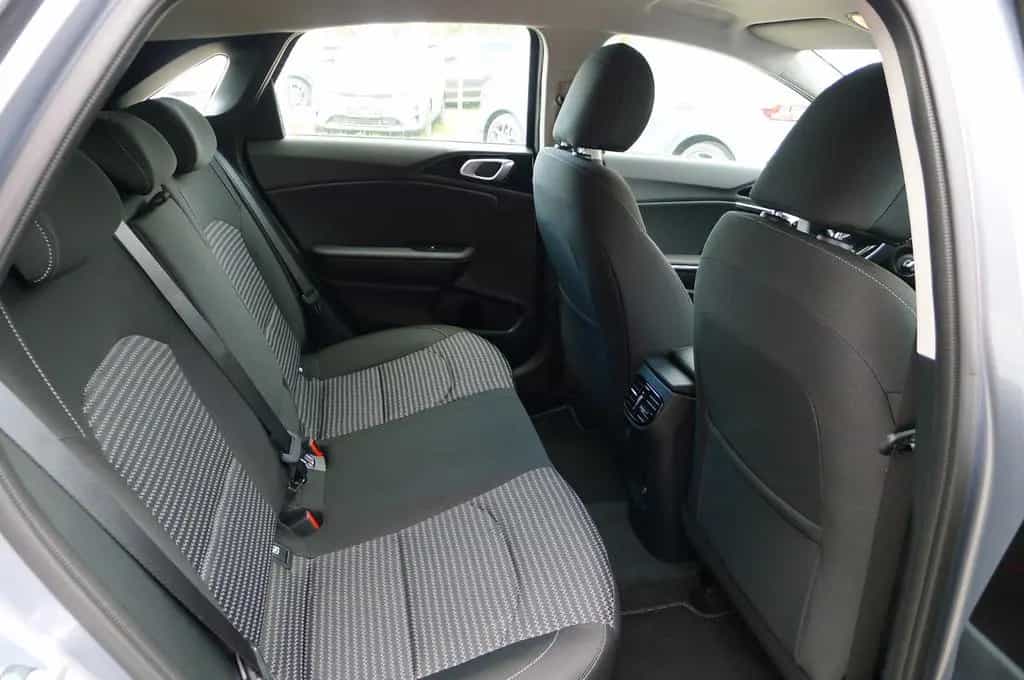 Kia Ceed 1.5T DCT 140 Vision / Komfort+/ Navi 10/2025-photo-6