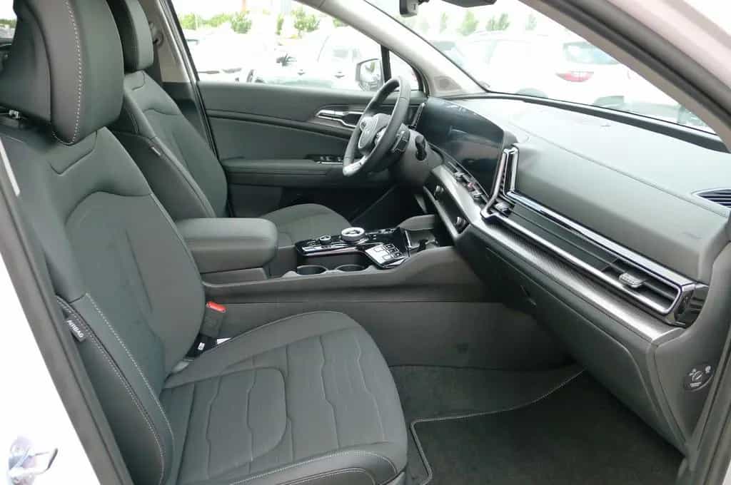 Kia Sportage 1.6 T-GDI DCT /Spirit/DriveWise Park + 10/2025-photo-3