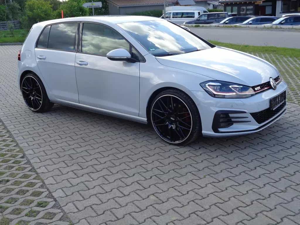 Volkswagen Golf VII Lim. GTI 250 € mon.Rate 1J Geb.G 05/2018-photo-1