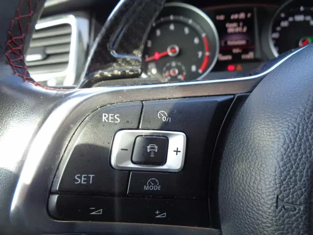 Volkswagen Golf VII Lim. GTI 250 € mon.Rate 1J Geb.G 05/2018-photo-12
