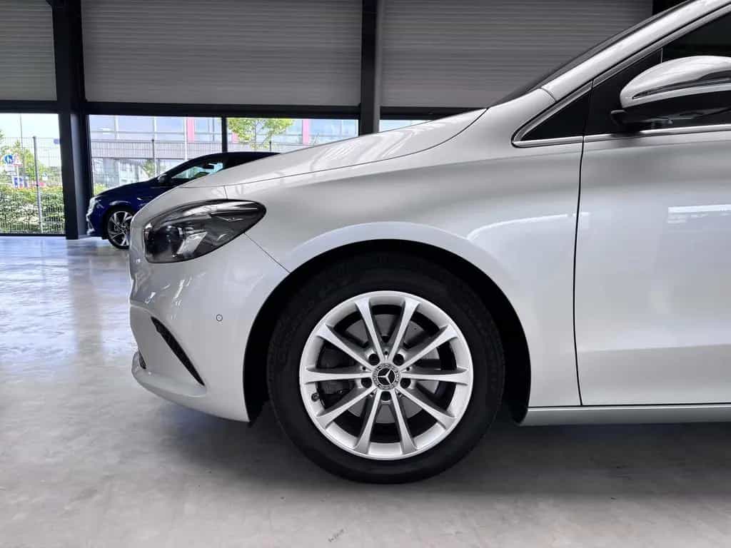 Mercedes-Benz B-Class 220 4M AUTOMATIK+KLIMA+NAVI+LED+KAMERA+ALU+TÜV 06/2020-photo-16