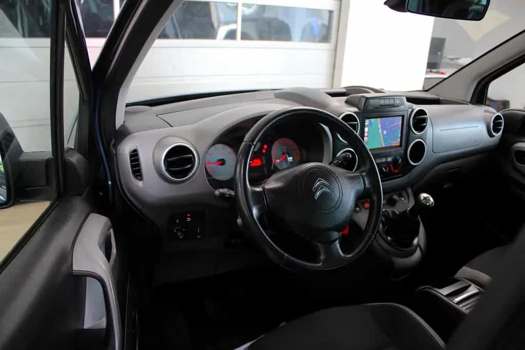 Citroën Berlingo VTi 120 Multispace *PANO*NAVI*MODUTOP* 11/2015-photo-21