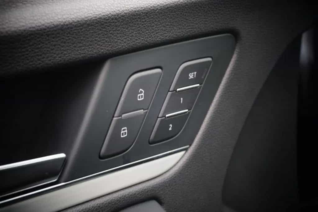 Audi Q5 quattro S-Line 360° Pano Virtual Memory Kessy 11/2017-photo-24