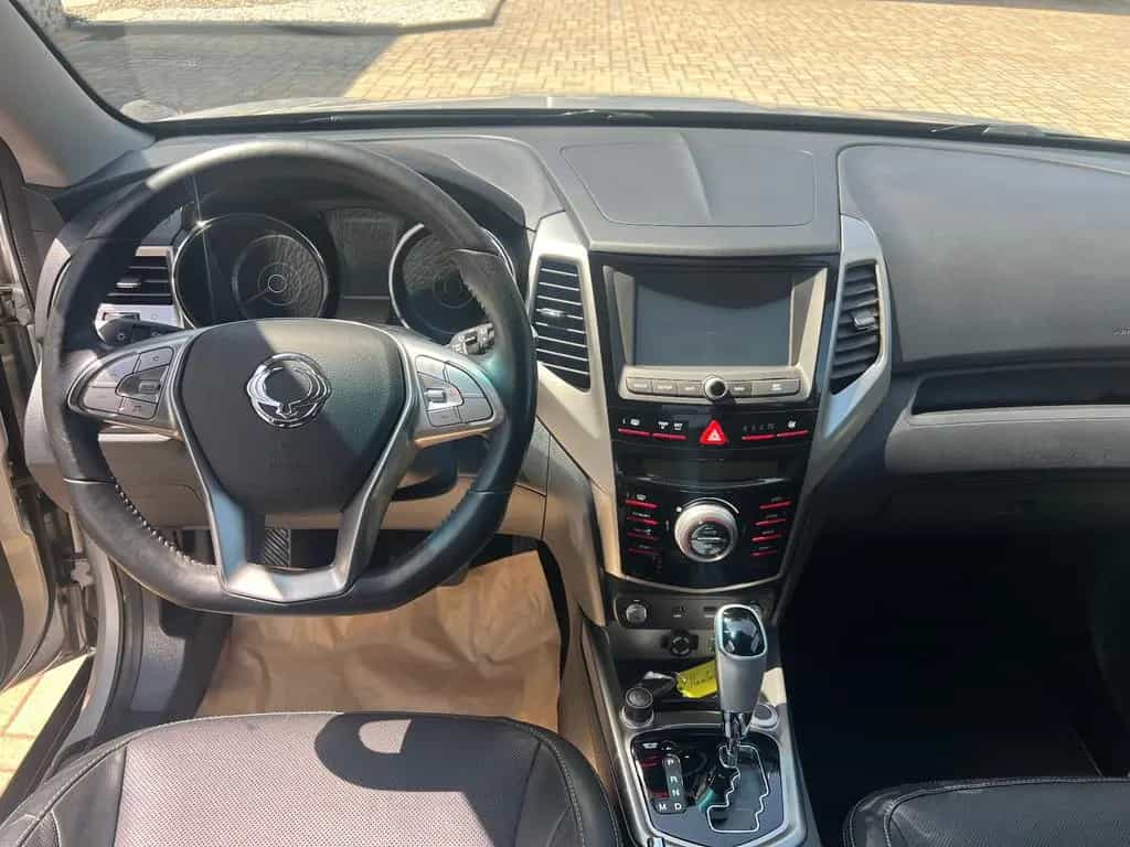 Ssangyong Tivoli 1.6,Leder,NAVI,Automt.,4x4 ! 07/2016-photo-11