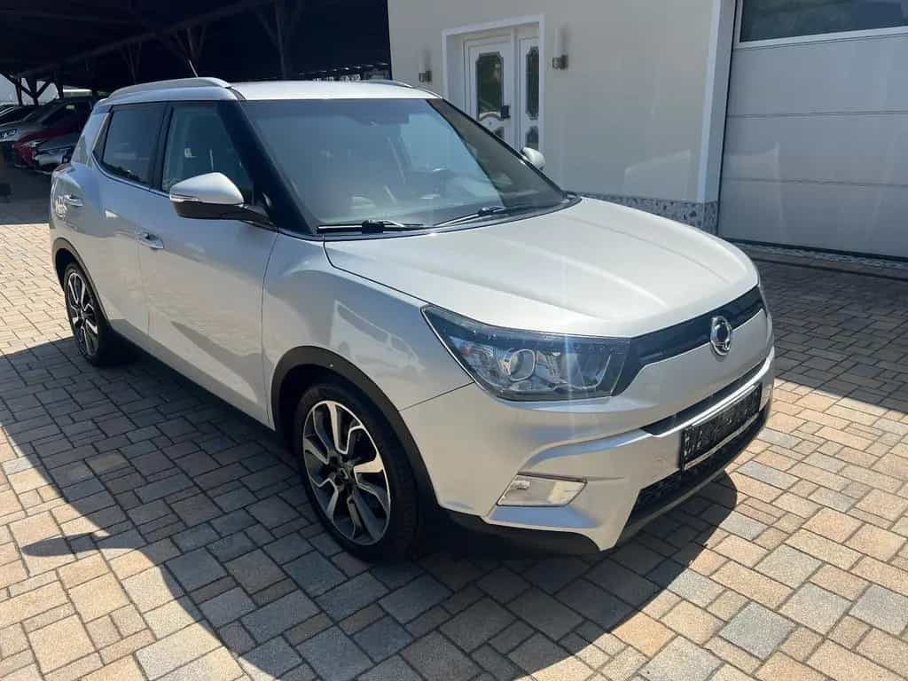 Ssangyong Tivoli 1.6,Leder,NAVI,Automt.,4x4 ! 07/2016-photo-2